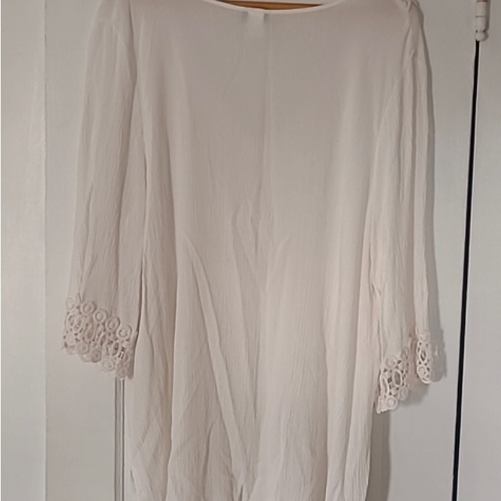 Torrid Lace Inset top - Picture 2 of 5